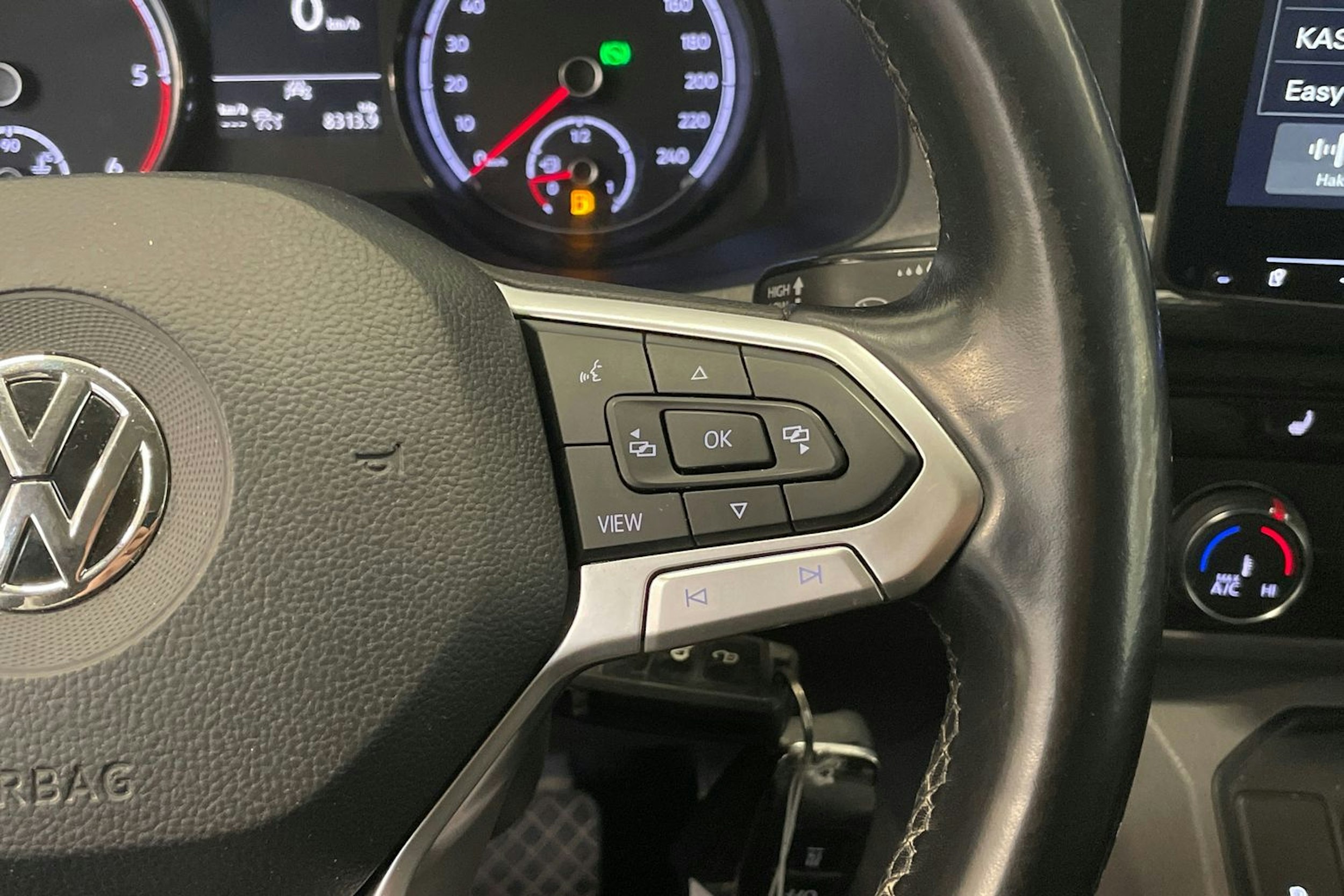 met. musta Volkswagen Transporter 2020 kuva 21.