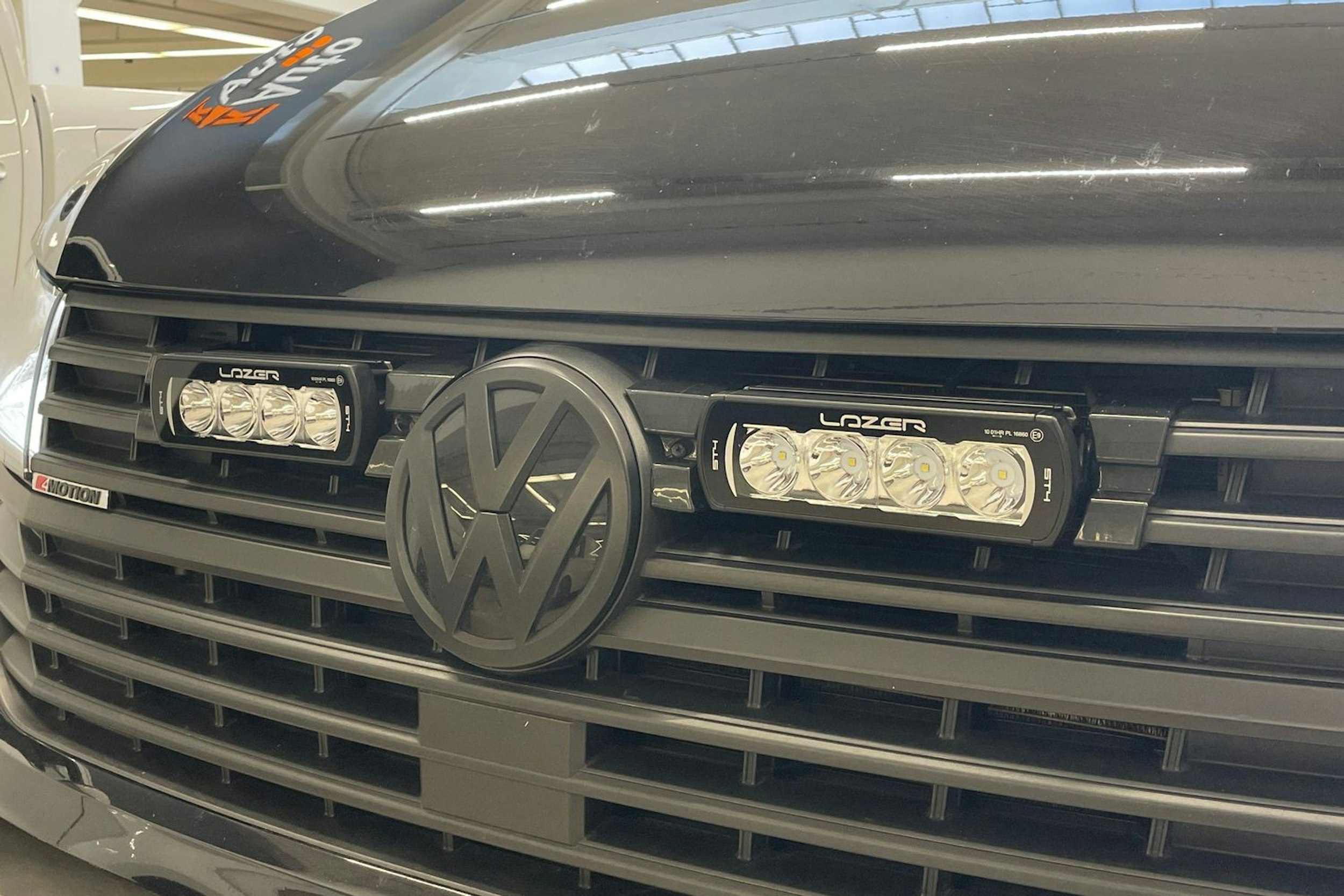 met. musta Volkswagen Transporter 2020 kuva 26.