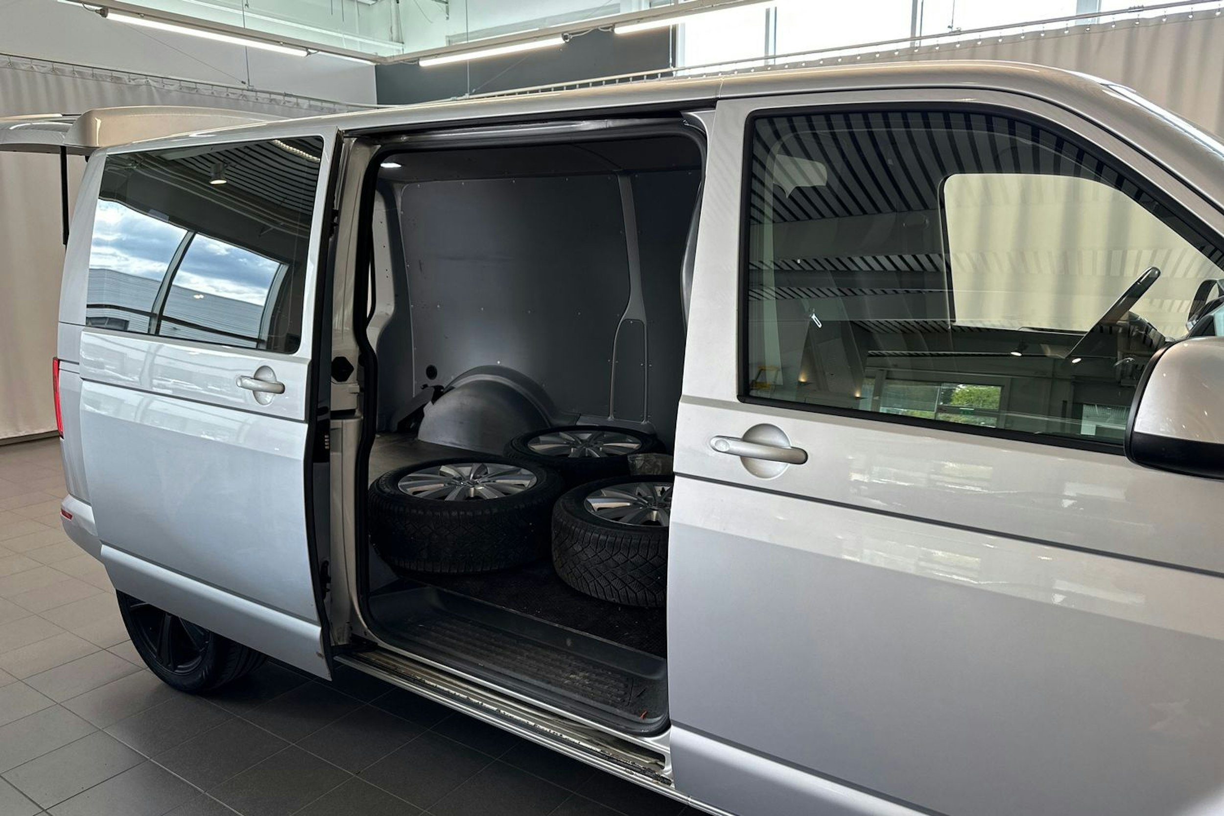 Hopea Volkswagen TRANSPORTER 2020 kuva 17.