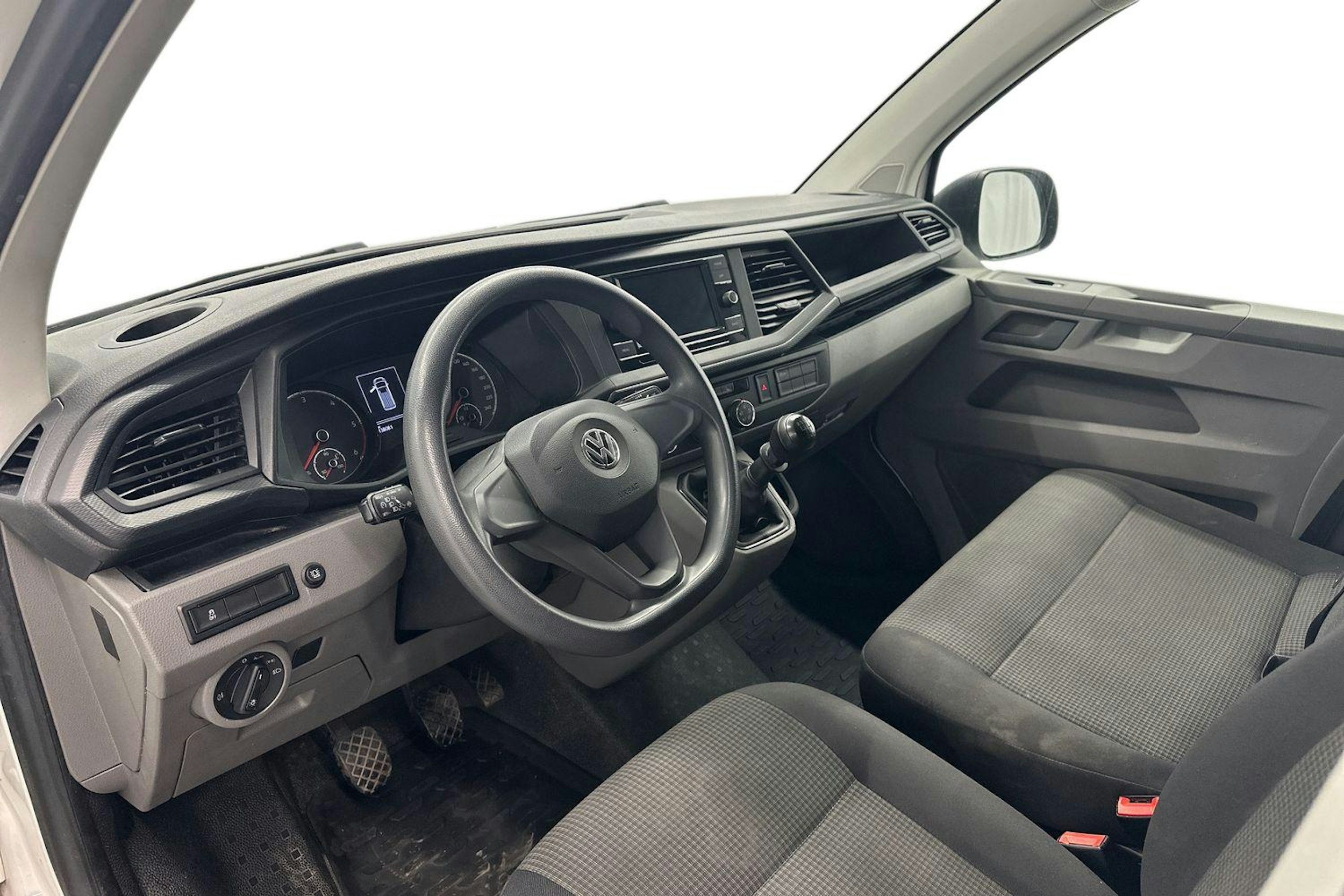 valkoinen Volkswagen Transporter 2020 kuva 6.