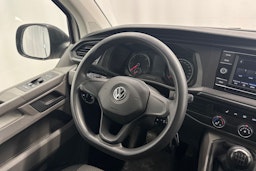 valkoinen Volkswagen Transporter 2020 kuva 10.
