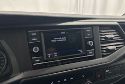 valkoinen Volkswagen Transporter 2020 kuva 16.