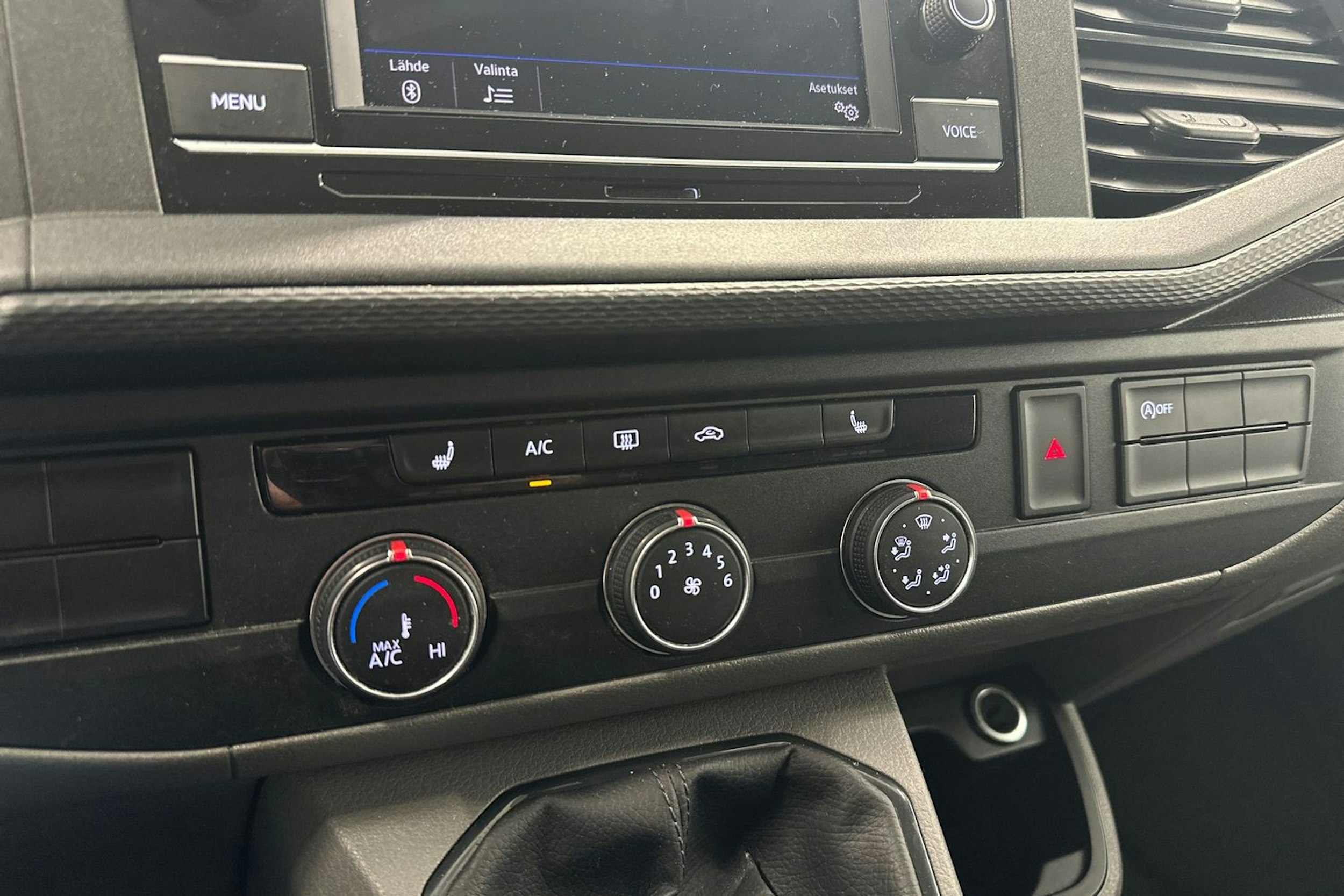 valkoinen Volkswagen Transporter 2020 kuva 18.