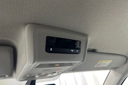 valkoinen Volkswagen Transporter 2020 kuva 19.