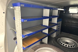 valkoinen Volkswagen Transporter 2020 kuva 23.