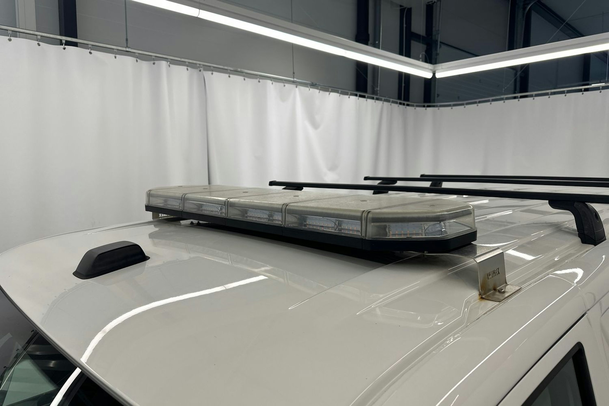 valkoinen Volkswagen Transporter 2020 kuva 24.