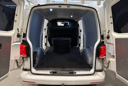valkoinen Volkswagen Transporter 2020 kuva 16.