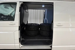 valkoinen Volkswagen Transporter 2020 kuva 17.