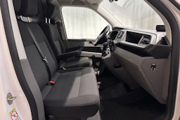 valkoinen Volkswagen Transporter 2020 kuva 18.