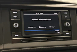 valkoinen Volkswagen Transporter 2020 kuva 24.