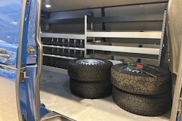 Sininen Volkswagen TRANSPORTER 2020 kuva 15.
