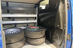 Sininen Volkswagen TRANSPORTER 2020 kuva 25.