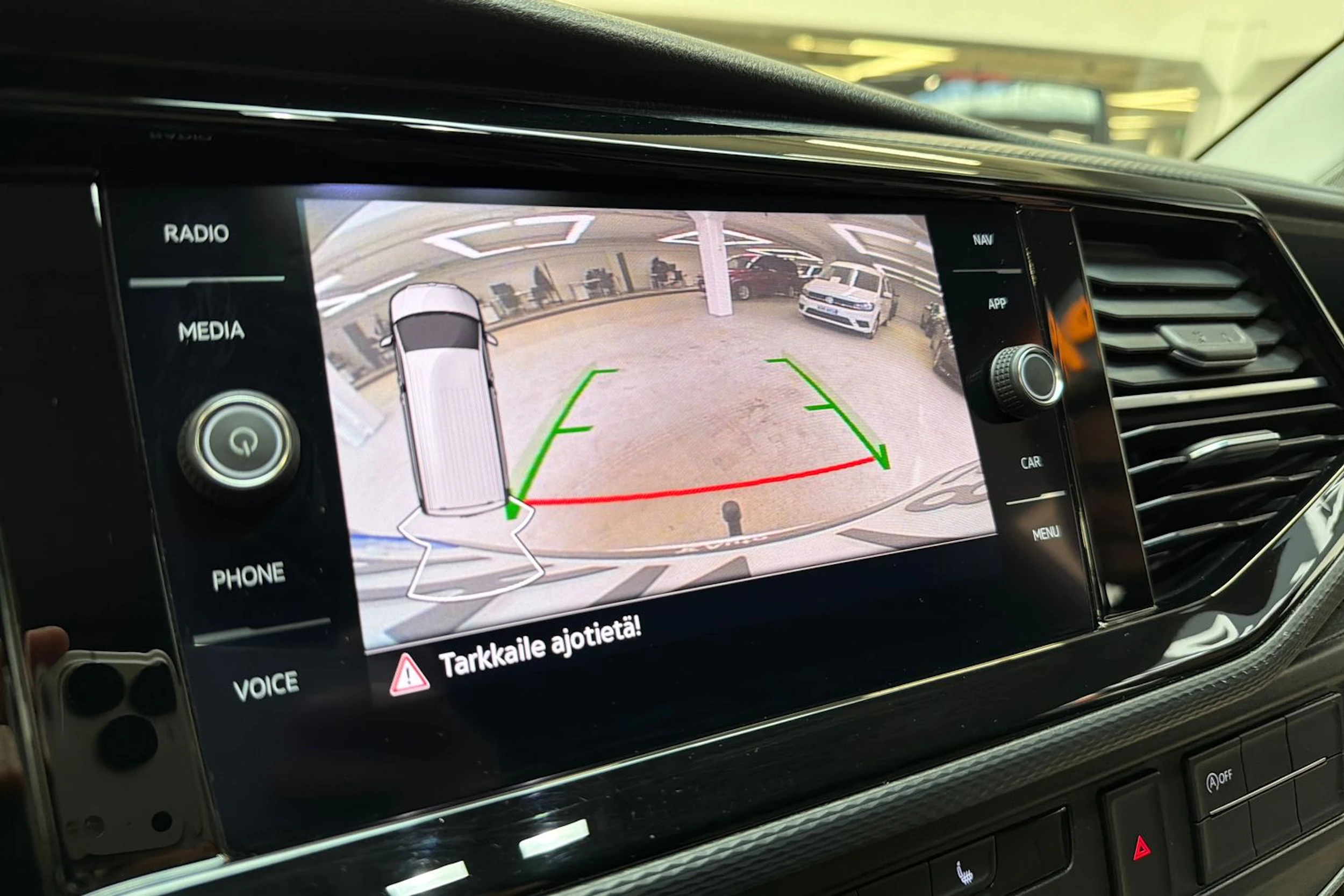 ruskea (beige) Volkswagen Transporter 2020 kuva 13.