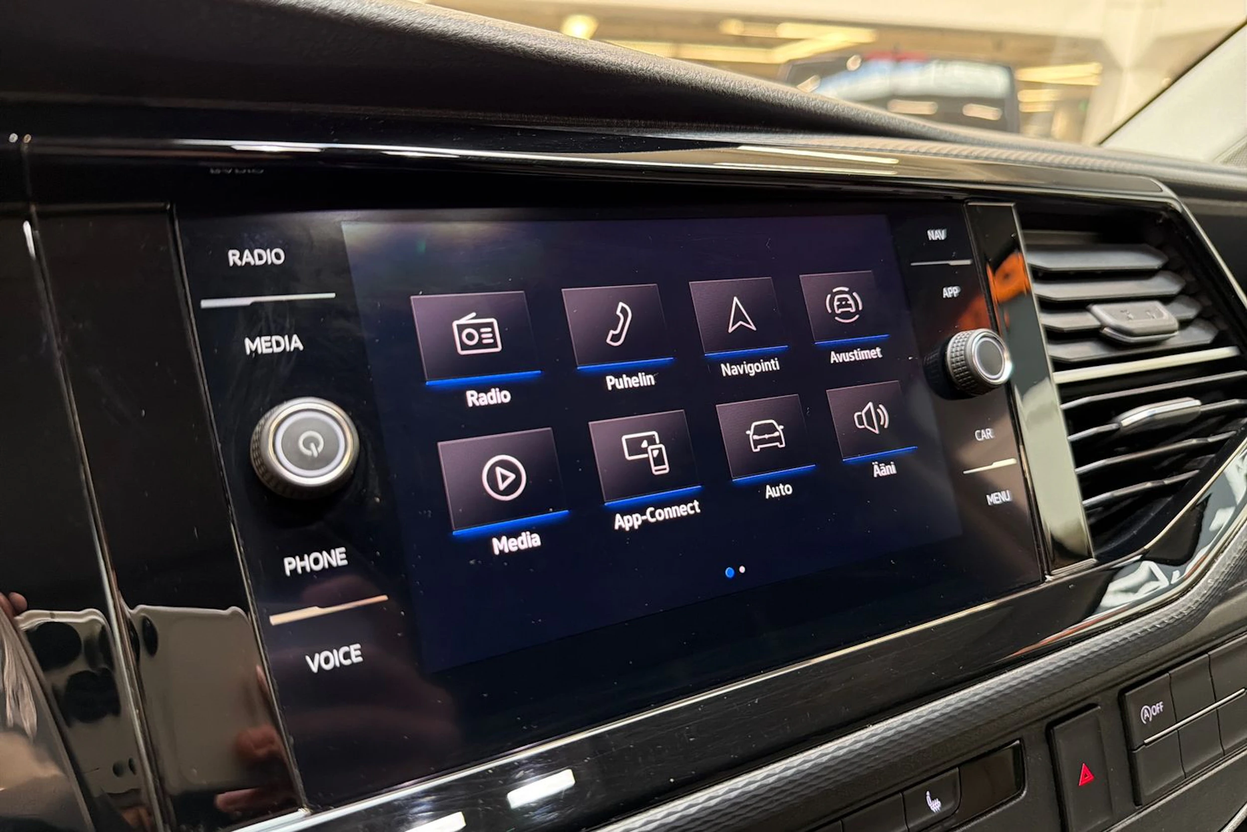 ruskea (beige) Volkswagen Transporter 2020 kuva 14.