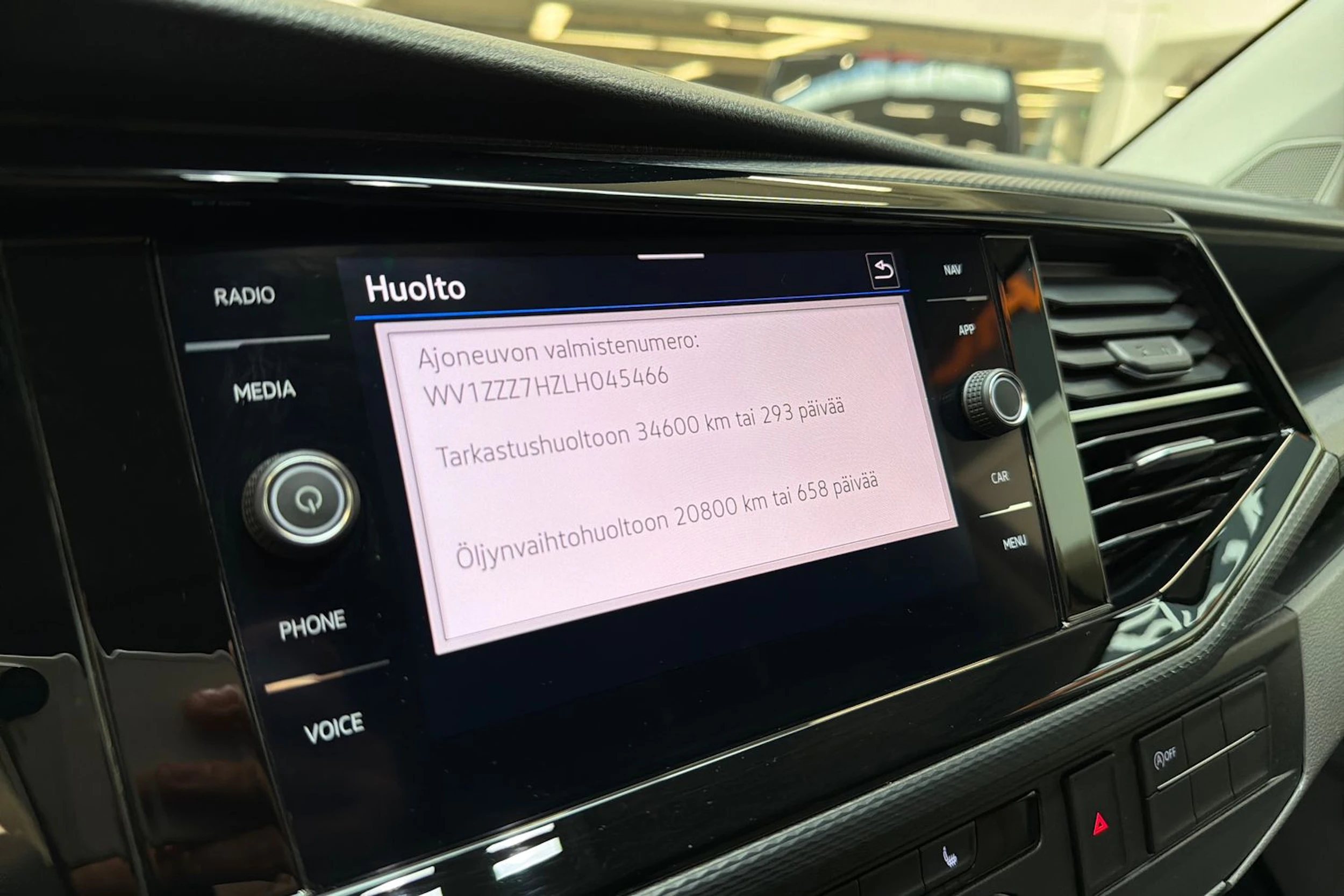 ruskea (beige) Volkswagen Transporter 2020 kuva 15.