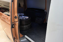 ruskea (beige) Volkswagen Transporter 2020 kuva 20.