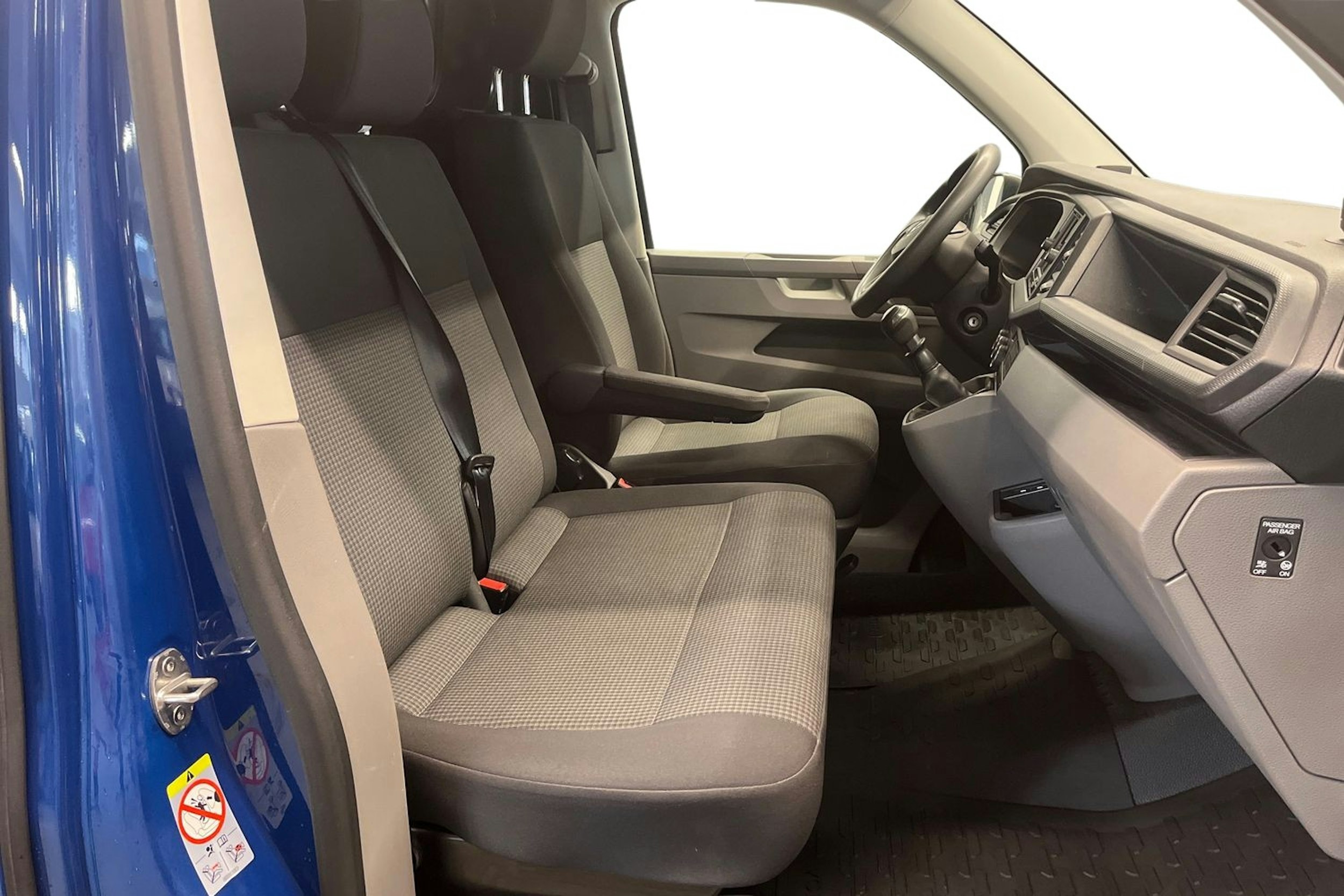sininen Volkswagen Transporter 2020 kuva 10.