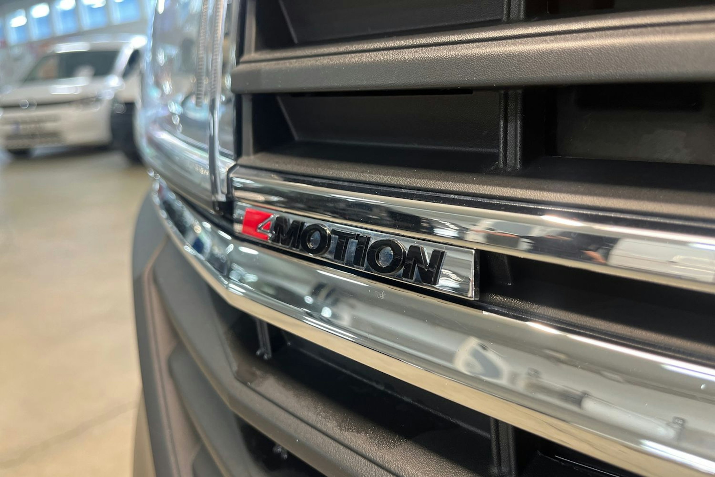 sininen Volkswagen Transporter 2020 kuva 17.