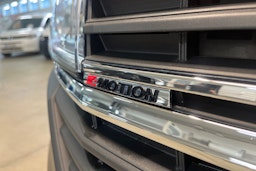 sininen Volkswagen Transporter 2020 kuva 17.