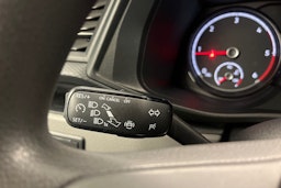 sininen Volkswagen Transporter 2020 kuva 20.