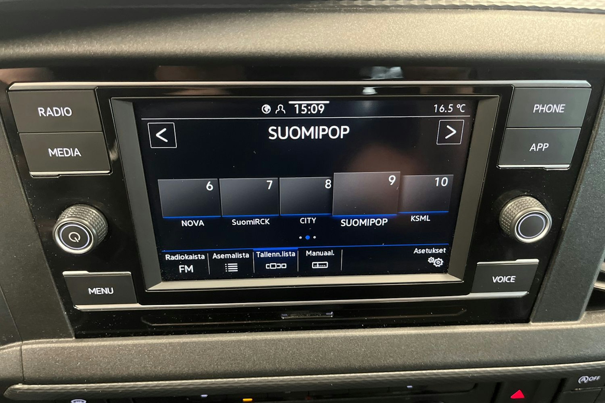 sininen Volkswagen Transporter 2020 kuva 21.