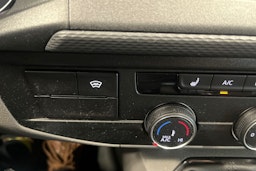 sininen Volkswagen Transporter 2020 kuva 26.