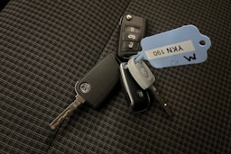 sininen Volkswagen Transporter 2020 kuva 28.