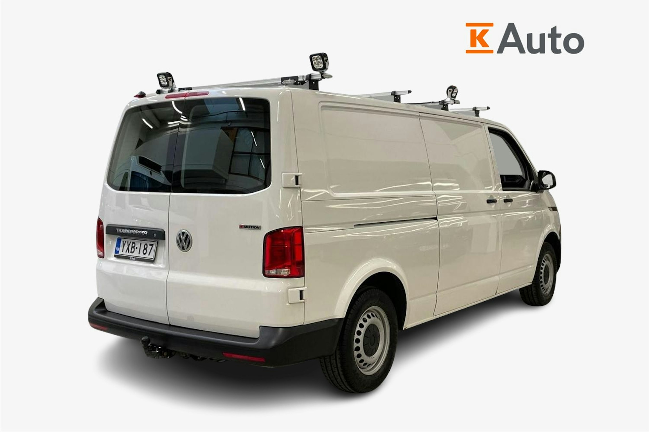 valkoinen Volkswagen Transporter 2020 kuva 2.