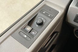valkoinen Volkswagen Transporter 2020 kuva 18.