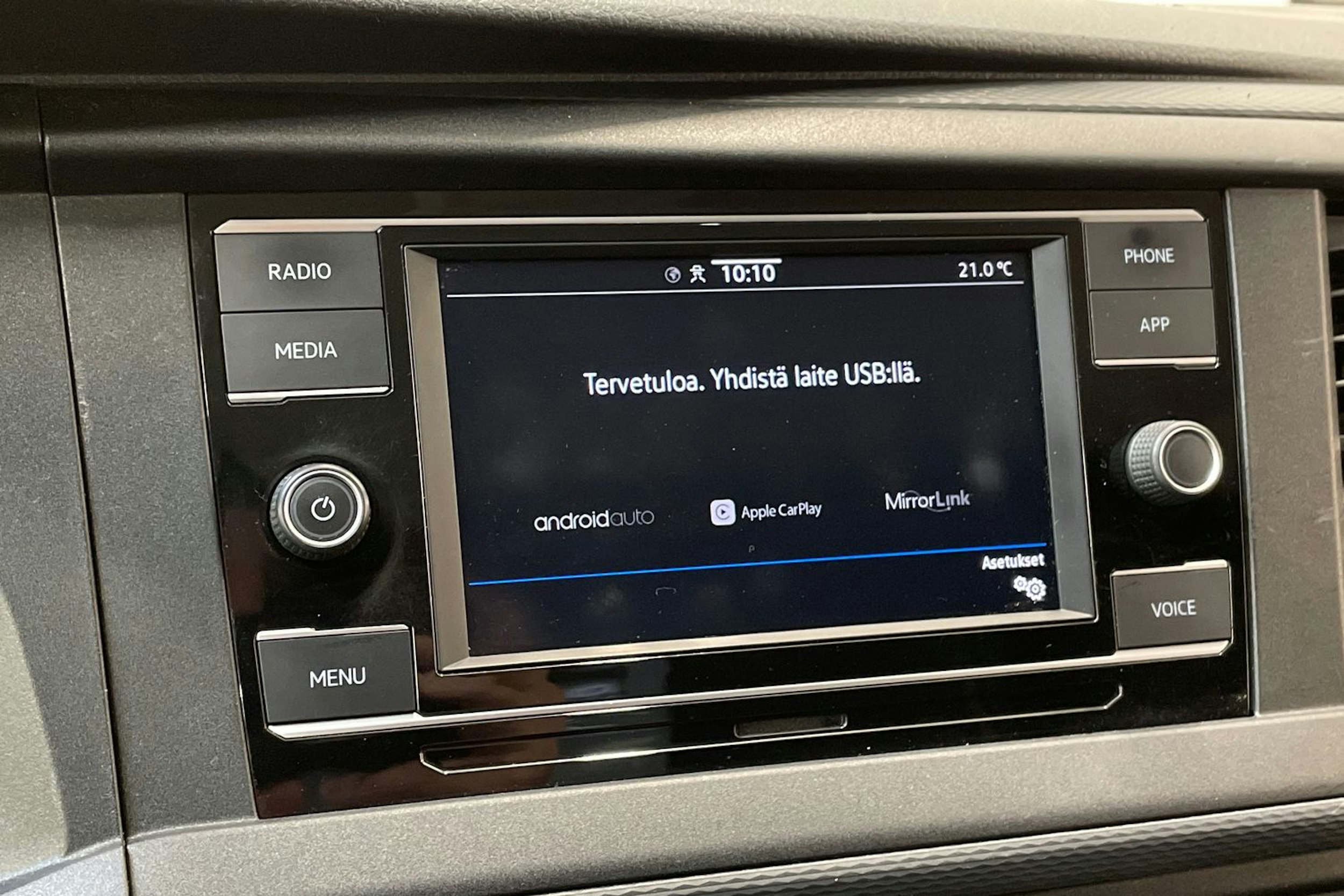 valkoinen Volkswagen Transporter 2020 kuva 19.