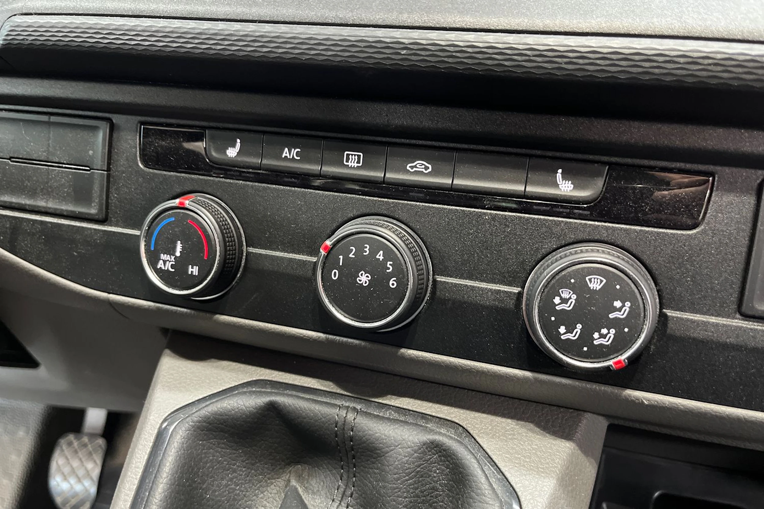 Valkoinen Volkswagen TRANSPORTER 2020 kuva 19.