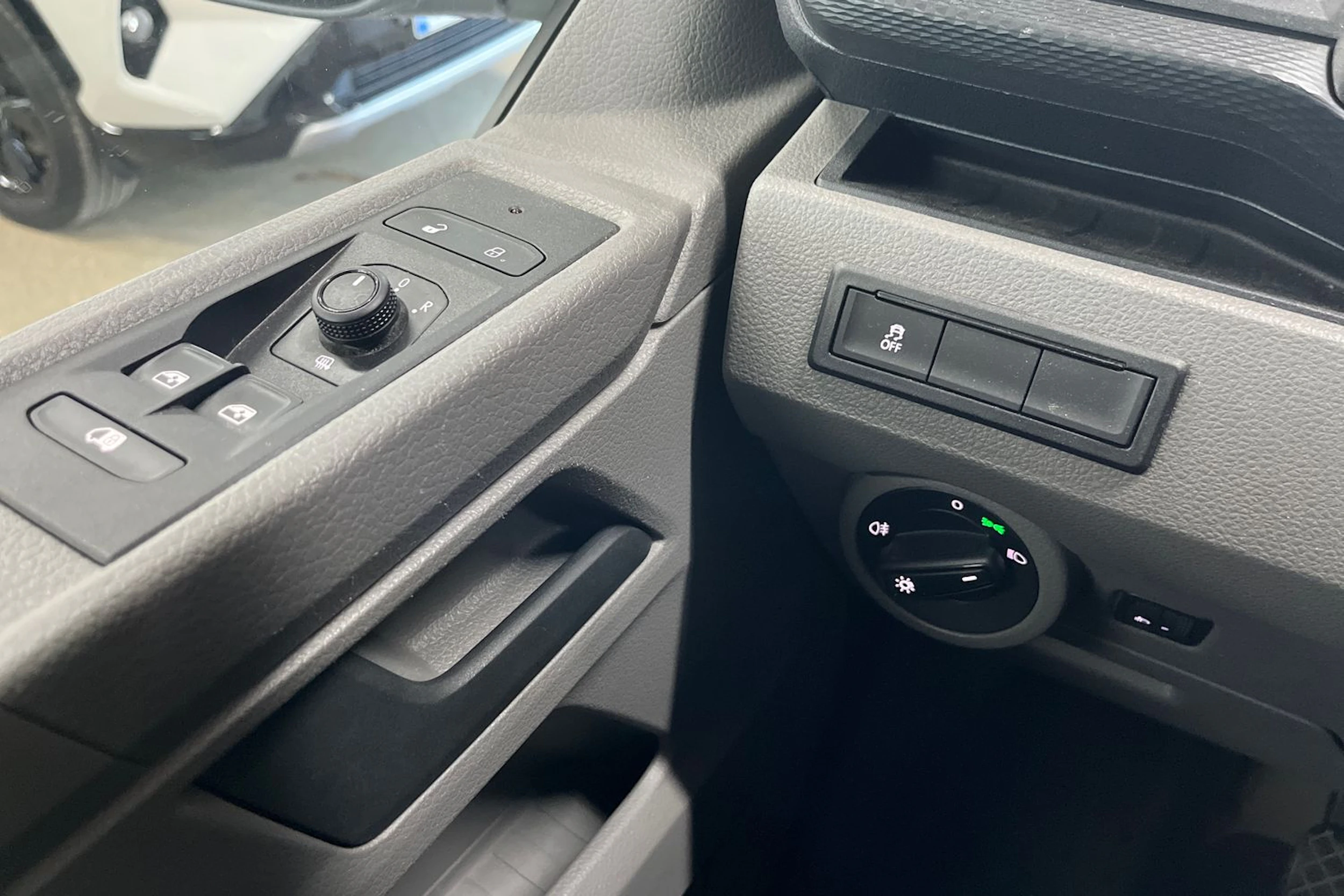 Valkoinen Volkswagen TRANSPORTER 2020 kuva 22.