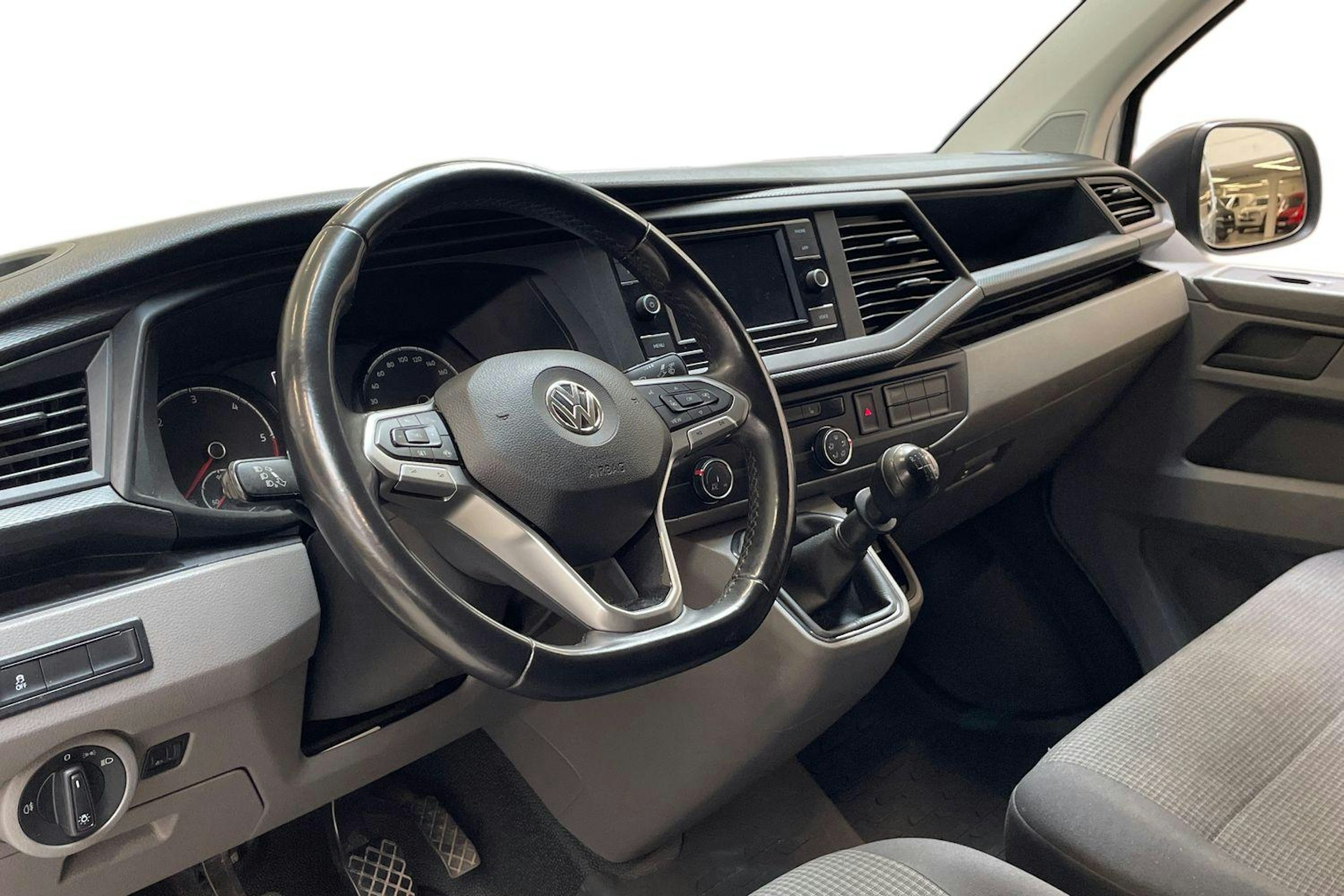 hopea Volkswagen Transporter 2020 kuva 9.