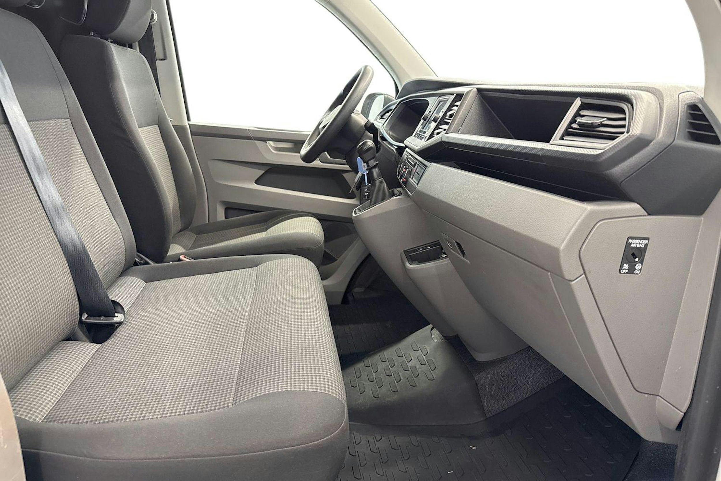 Valkoinen Volkswagen TRANSPORTER 2020 kuva 9.