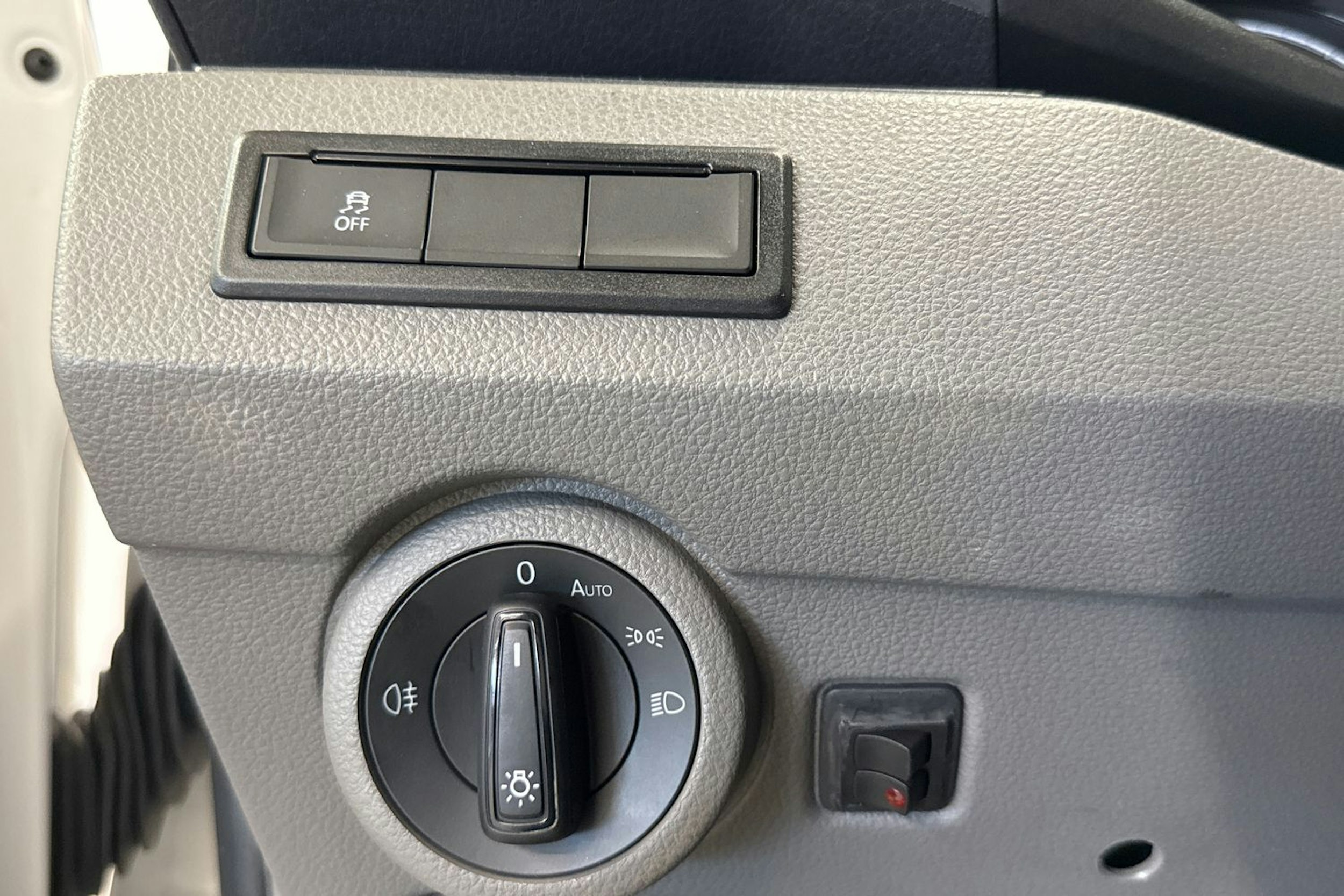Valkoinen Volkswagen TRANSPORTER 2020 kuva 15.