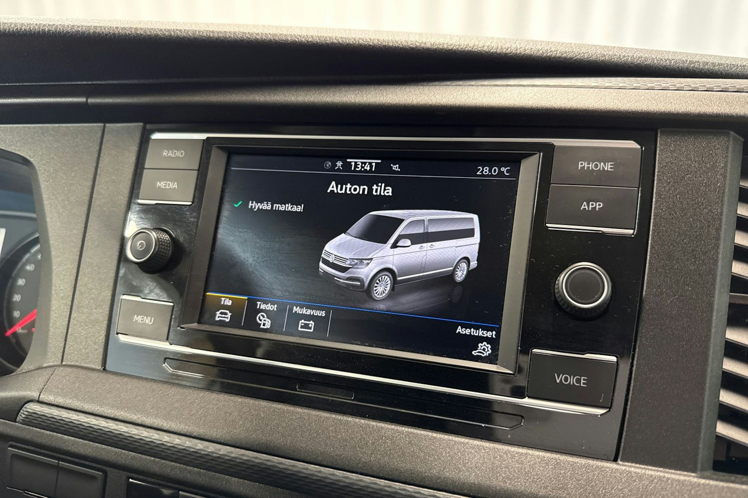 Valkoinen Volkswagen TRANSPORTER 2020 kuva 19.