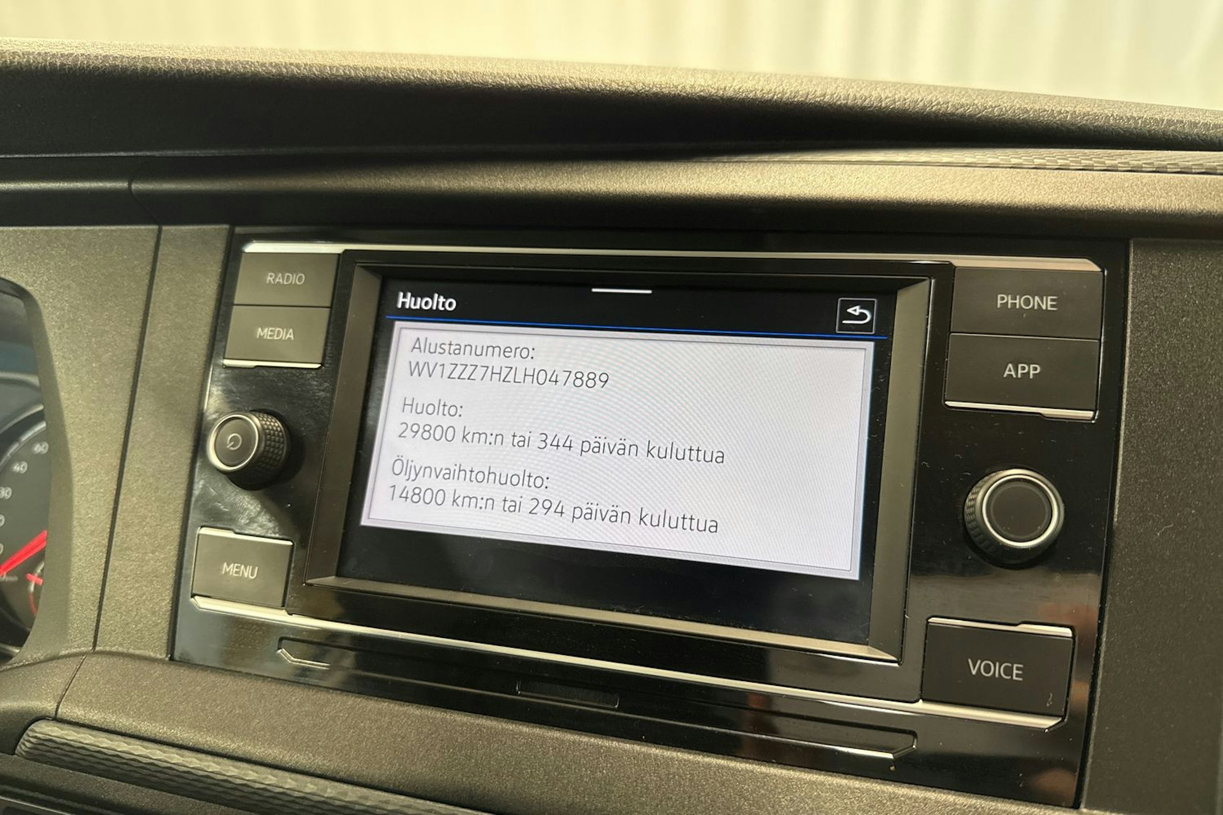 Valkoinen Volkswagen TRANSPORTER 2020 kuva 20.