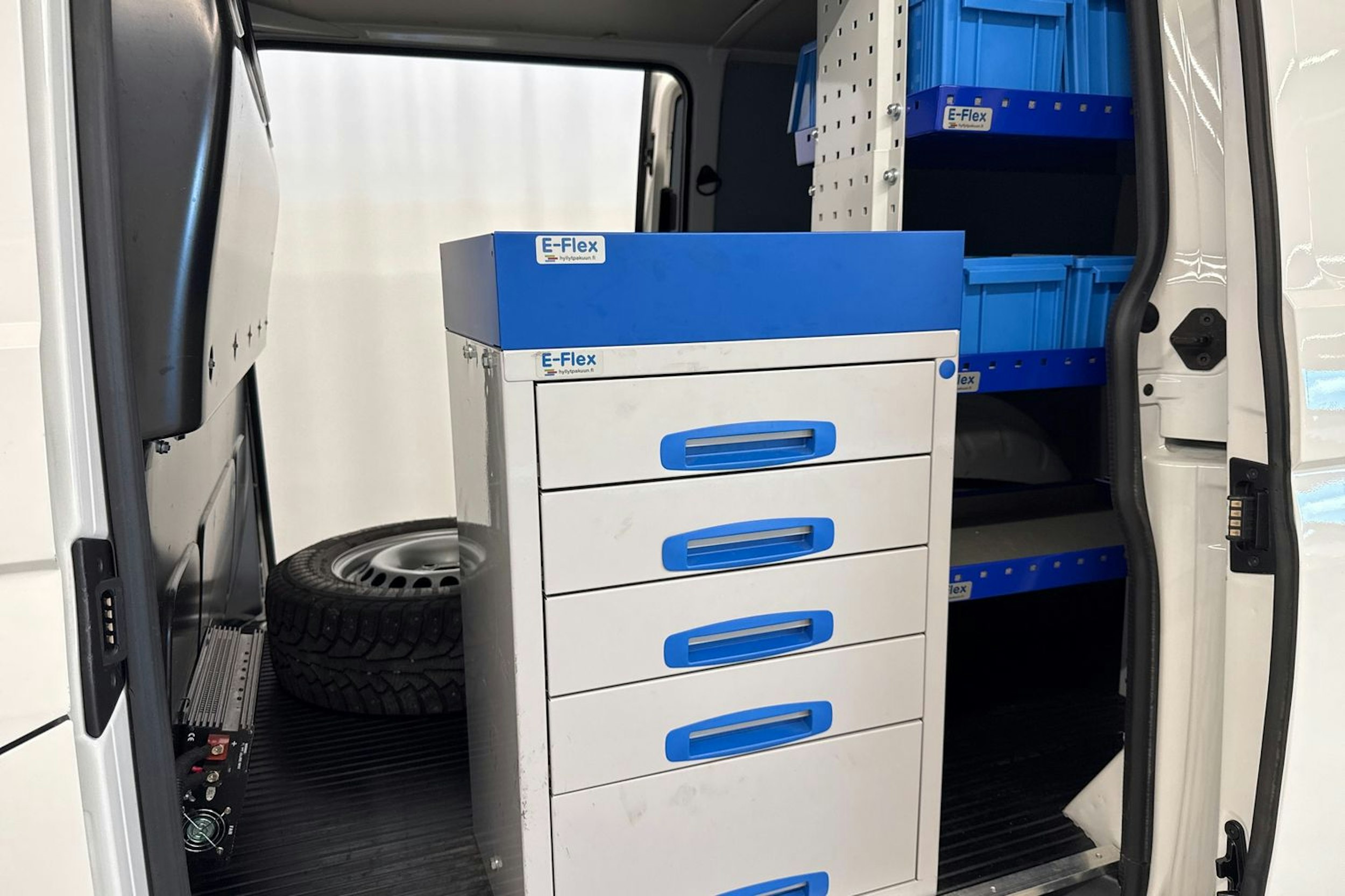 Valkoinen Volkswagen TRANSPORTER 2020 kuva 28.