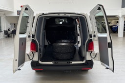valkoinen Volkswagen Transporter 2020 kuva 11.