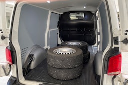 valkoinen Volkswagen Transporter 2020 kuva 12.