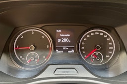 valkoinen Volkswagen Transporter 2020 kuva 15.