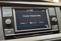 valkoinen Volkswagen Transporter 2020 kuva 20.
