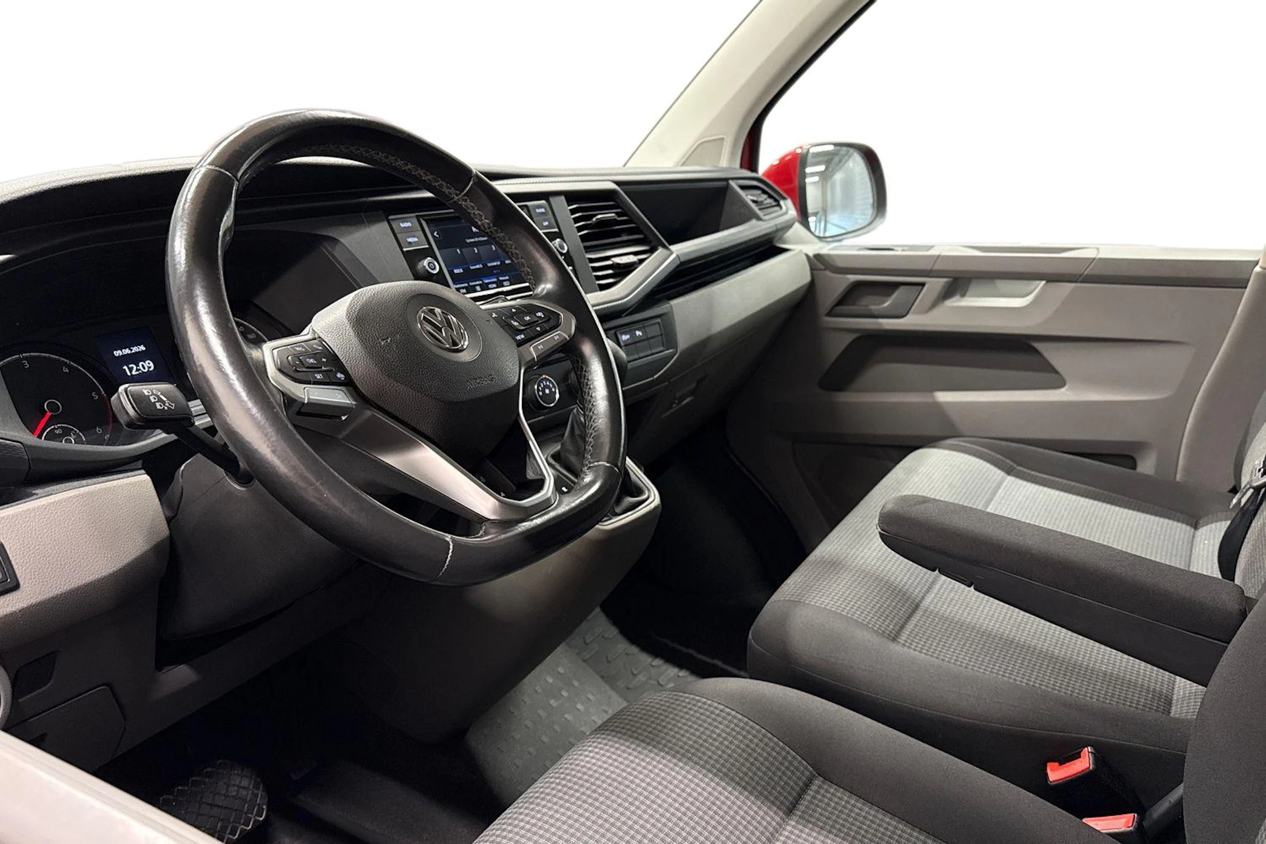 Punainen Volkswagen TRANSPORTER 2020 kuva 6.