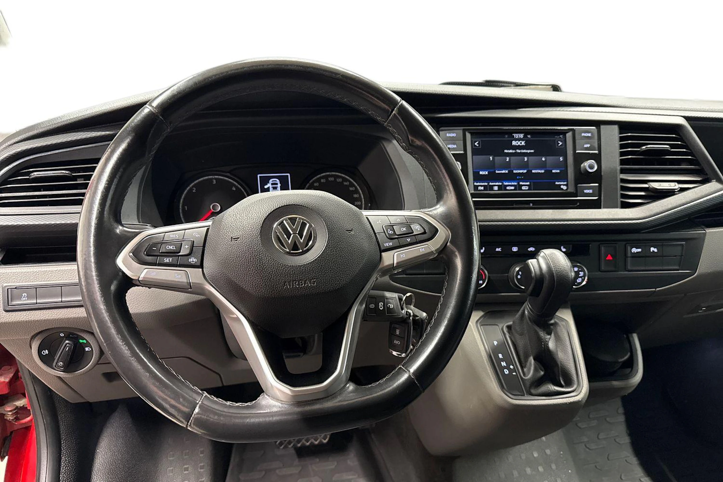 Punainen Volkswagen TRANSPORTER 2020 kuva 7.