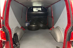 Punainen Volkswagen TRANSPORTER 2020 kuva 11.