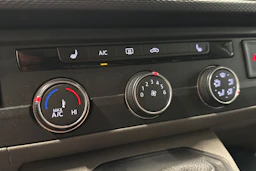 Punainen Volkswagen TRANSPORTER 2020 kuva 17.