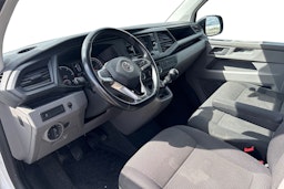 valkoinen Volkswagen Transporter 2020 kuva 3.