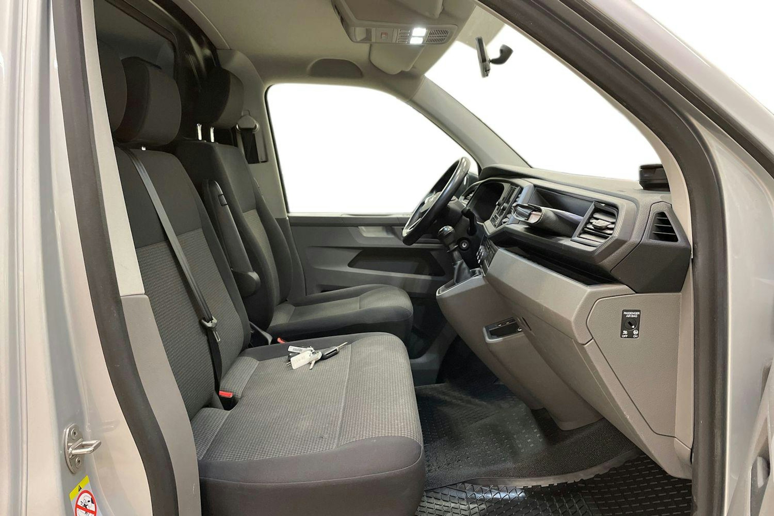 hopea Volkswagen Transporter 2020 kuva 8.
