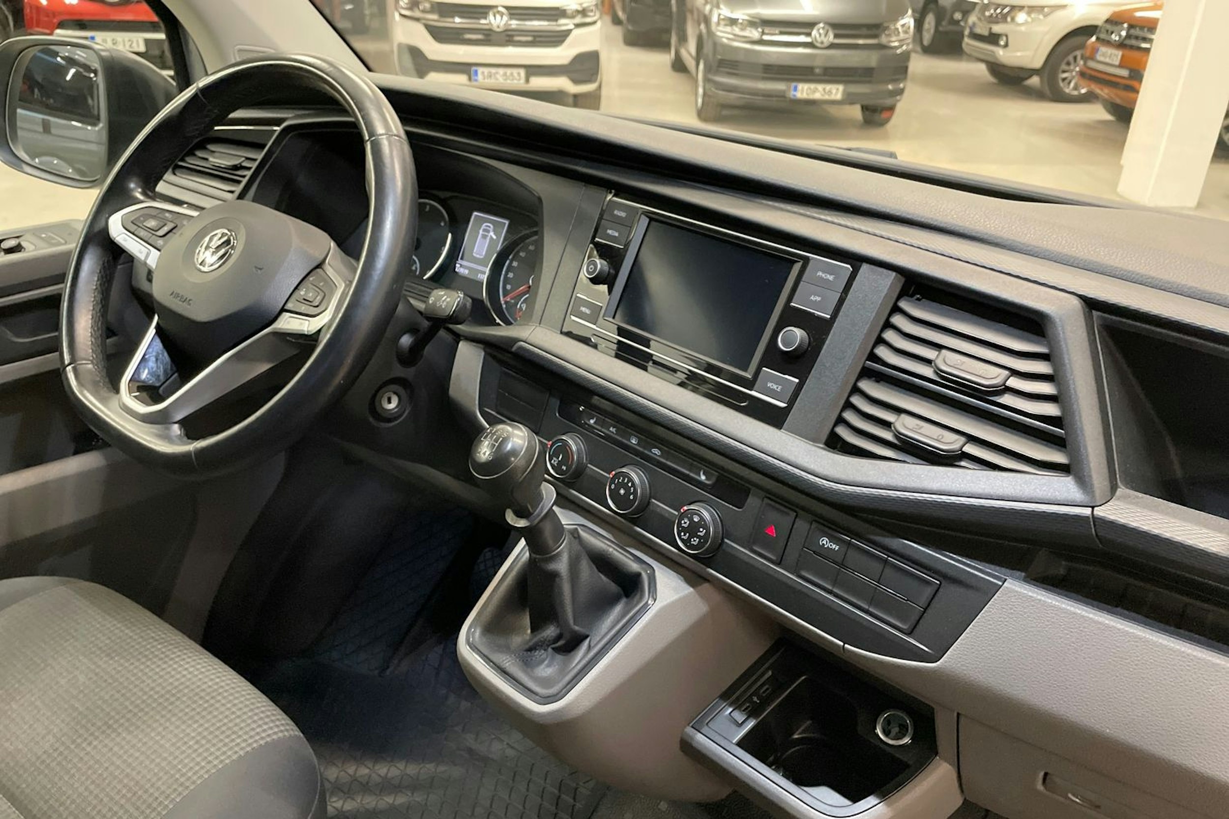 hopea Volkswagen Transporter 2020 kuva 10.