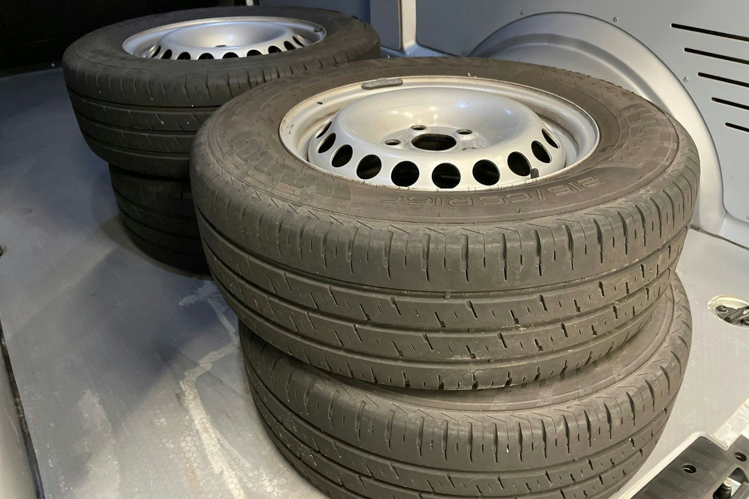 hopea Volkswagen Transporter 2020 kuva 18.